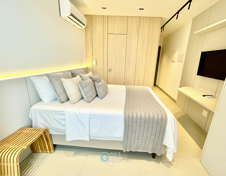 Apto Studio Urban Seaside View | #SOL1604