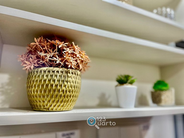 Apto Luxo Com Varanda Vista Mar | 123Quarto #BH207